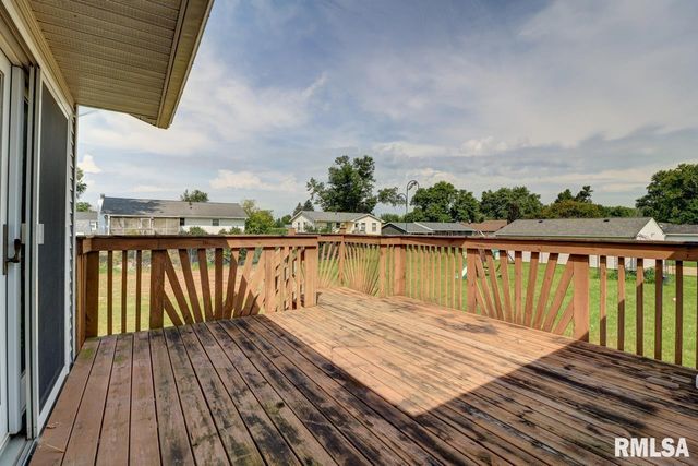 1356 SPRINGDALE Drive, Clinton, IA 52732