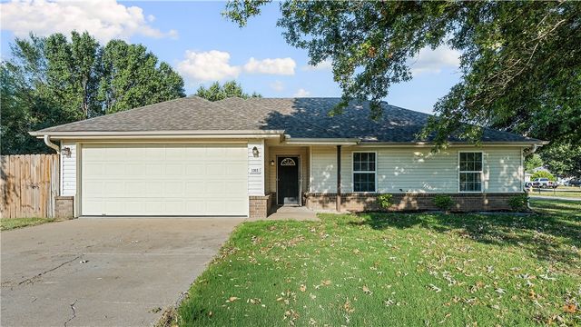 1302 Anna Street, Bentonville, AR 72712