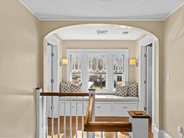 8 Tennyson Road, Wellesley, MA 02481