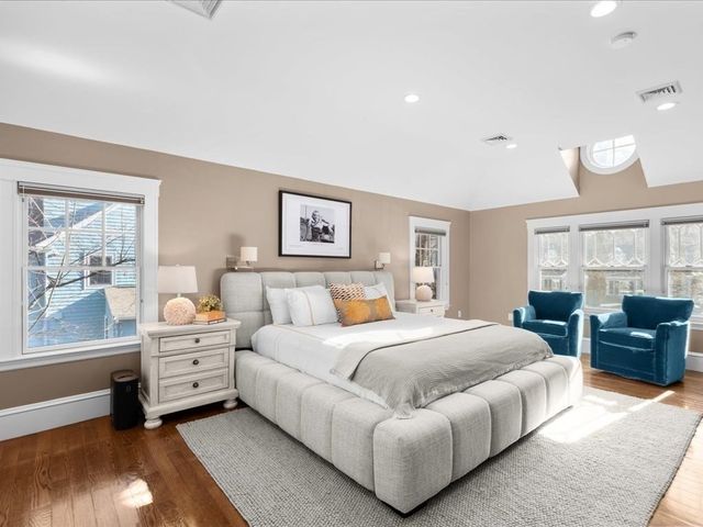 8 Tennyson Road, Wellesley, MA 02481