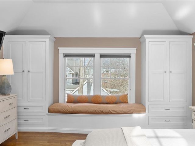 8 Tennyson Road, Wellesley, MA 02481