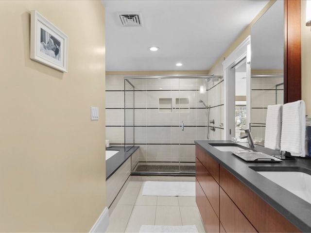 8 Tennyson Road, Wellesley, MA 02481