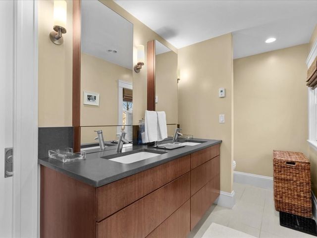 8 Tennyson Road, Wellesley, MA 02481