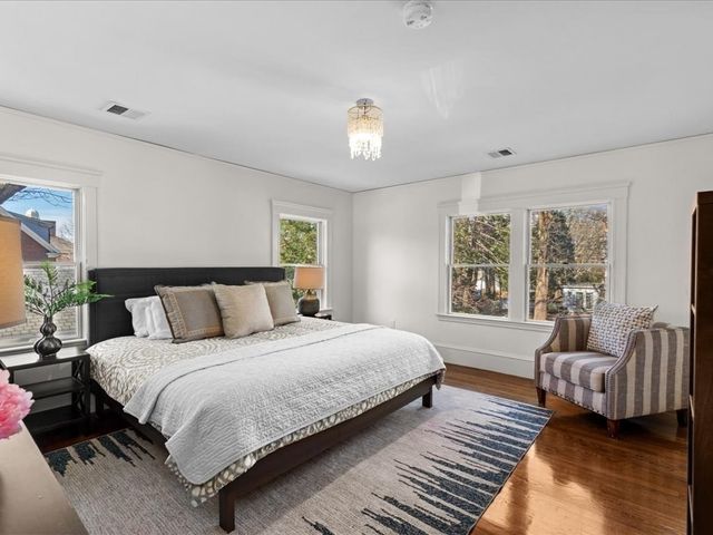 8 Tennyson Road, Wellesley, MA 02481