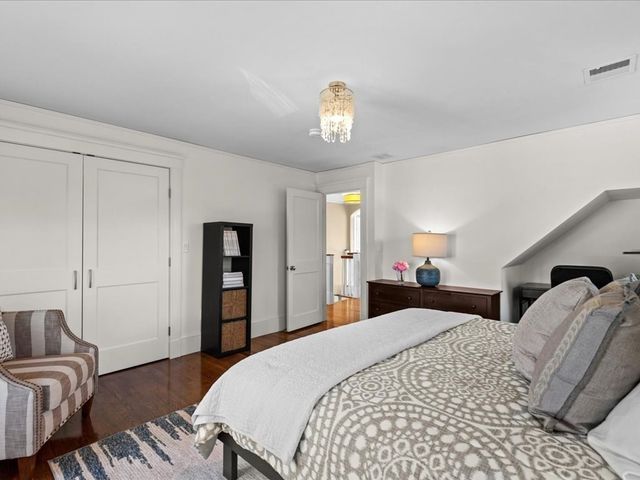 8 Tennyson Road, Wellesley, MA 02481