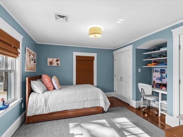 8 Tennyson Road, Wellesley, MA 02481