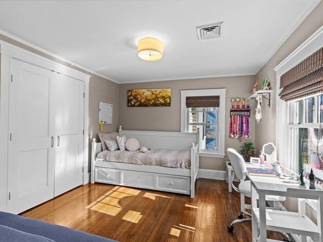 8 Tennyson Road, Wellesley, MA 02481