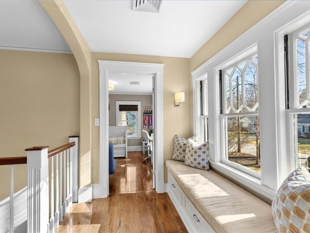 8 Tennyson Road, Wellesley, MA 02481