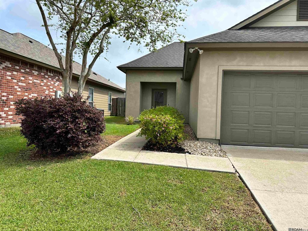 1560 Tasajillo Dr, St Gabriel, LA 70776