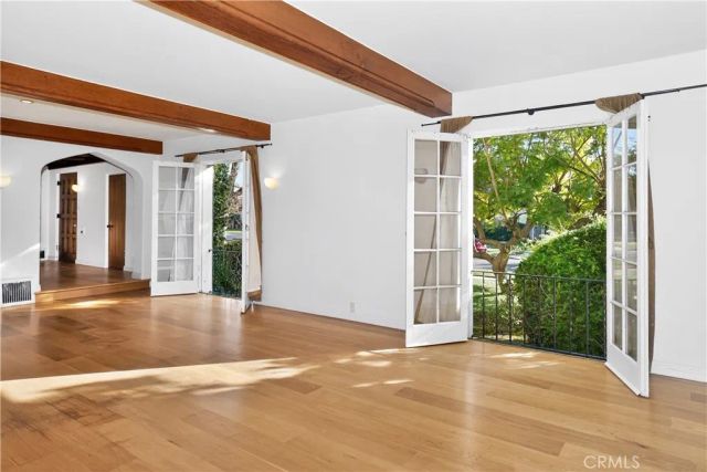 6211 Warner Drive, Los Angeles, CA 90048