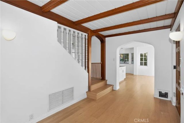 6211 Warner Drive, Los Angeles, CA 90048