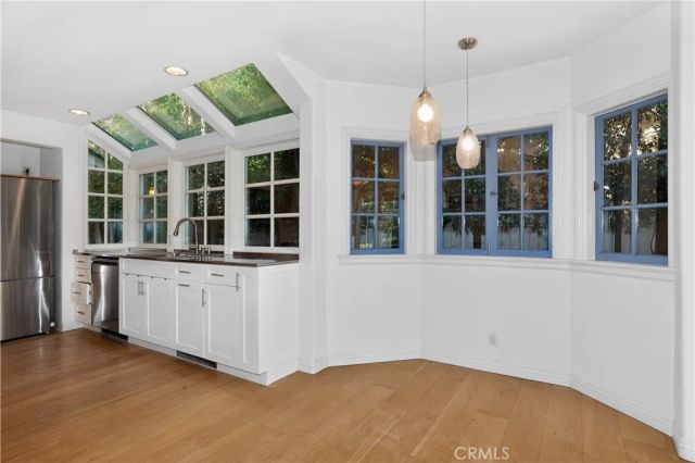 6211 Warner Drive, Los Angeles, CA 90048