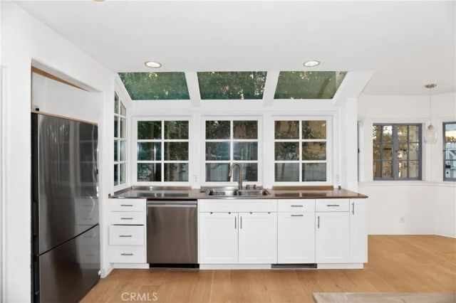 6211 Warner Drive, Los Angeles, CA 90048