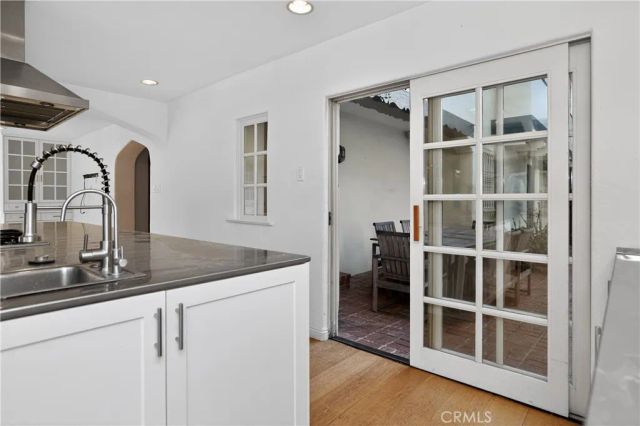 6211 Warner Drive, Los Angeles, CA 90048