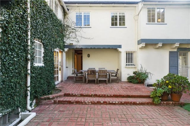 6211 Warner Drive, Los Angeles, CA 90048
