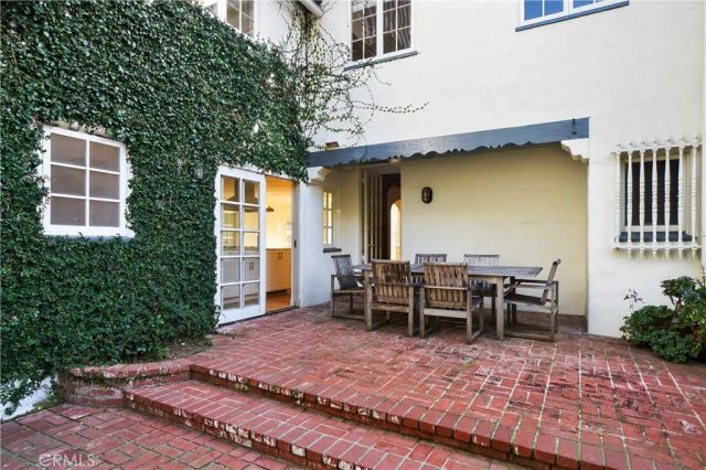 6211 Warner Drive, Los Angeles, CA 90048