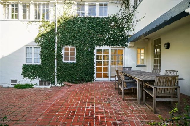 6211 Warner Drive, Los Angeles, CA 90048