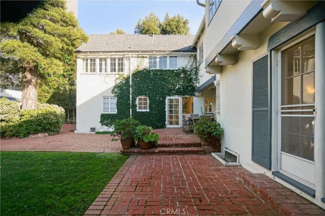 6211 Warner Drive, Los Angeles, CA 90048