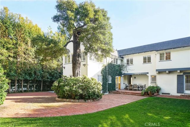 6211 Warner Drive, Los Angeles, CA 90048