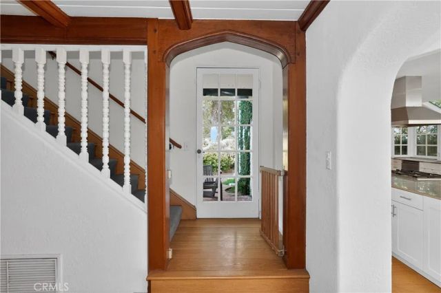 6211 Warner Drive, Los Angeles, CA 90048