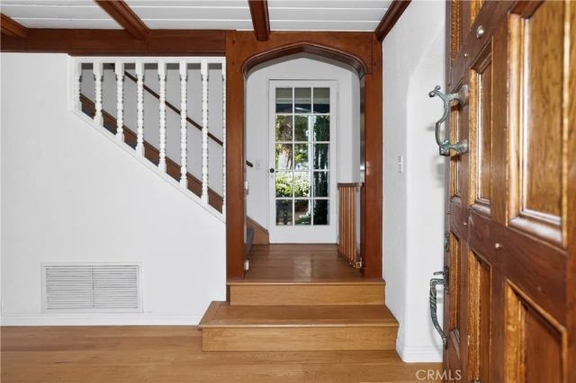 6211 Warner Drive, Los Angeles, CA 90048