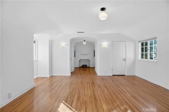 6211 Warner Drive, Los Angeles, CA 90048