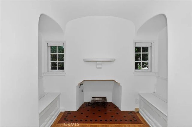 6211 Warner Drive, Los Angeles, CA 90048