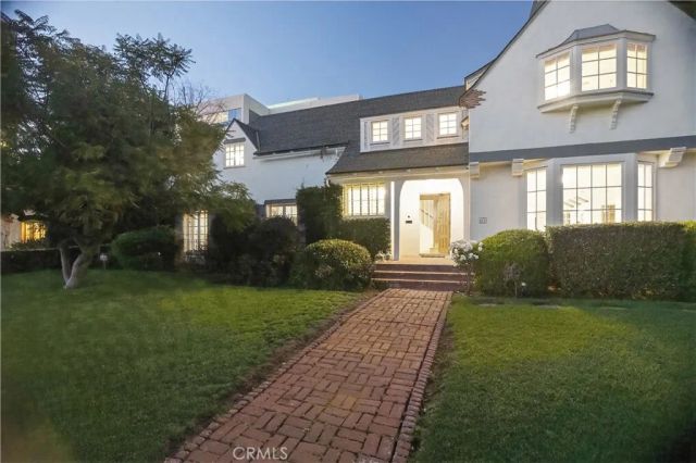 6211 Warner Drive, Los Angeles, CA 90048