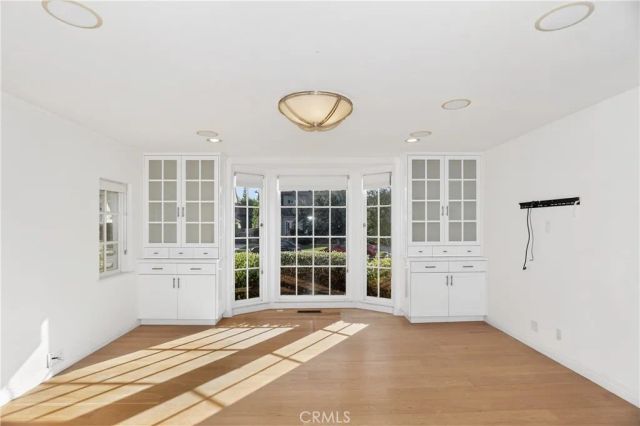 6211 Warner Drive, Los Angeles, CA 90048