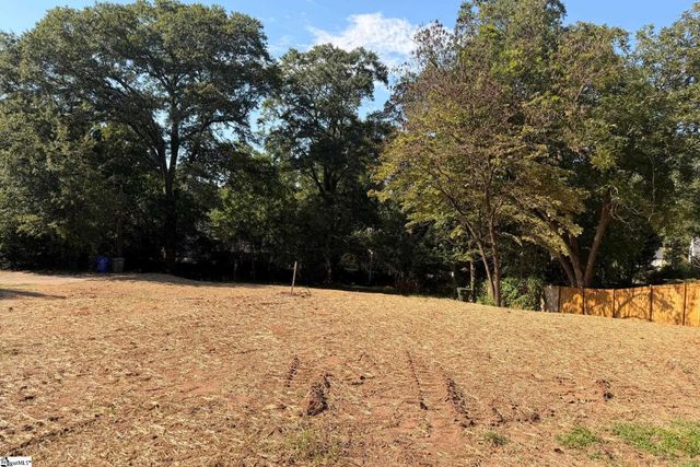 300 W Faris Road, Greenville, SC 29605