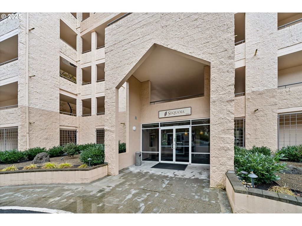 6605 W BURNSIDE St 131, Portland, OR 97210