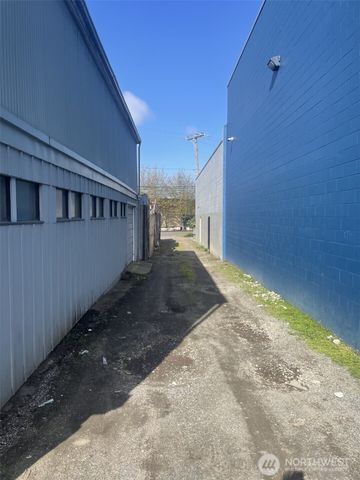 4500 Leary Way NW, Seattle, WA 98107