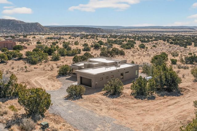 85 Cerro Alto Road, Lamy, NM 87540