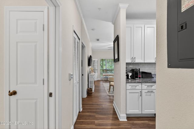 7800 POINT MEADOWS Drive 417, Jacksonville, FL 32256