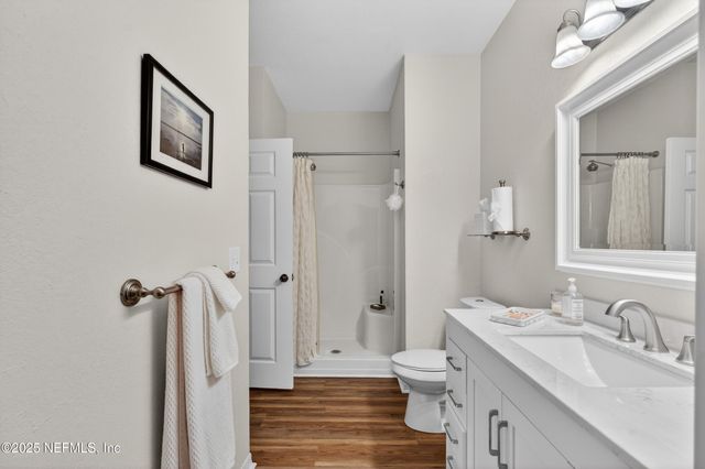 7800 POINT MEADOWS Drive 417, Jacksonville, FL 32256