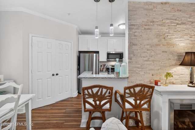 7800 POINT MEADOWS Drive 417, Jacksonville, FL 32256