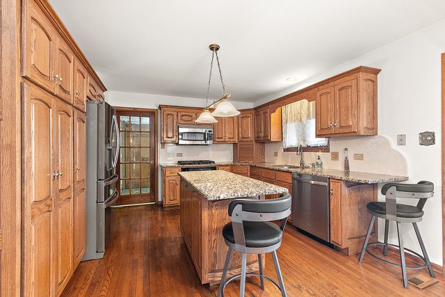 16221 Kingsport Road, Orland Park, IL 60467