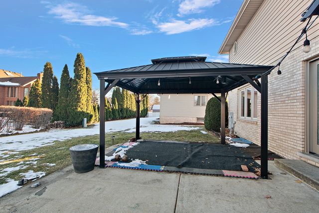 16221 Kingsport Road, Orland Park, IL 60467