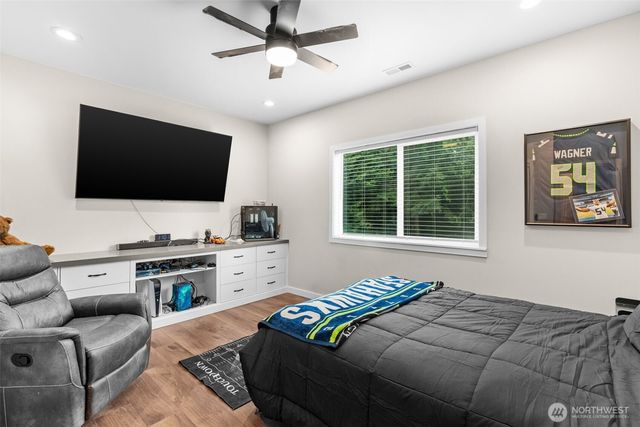 12915 Hallstrom Drive NW, Gig Harbor, WA 98332