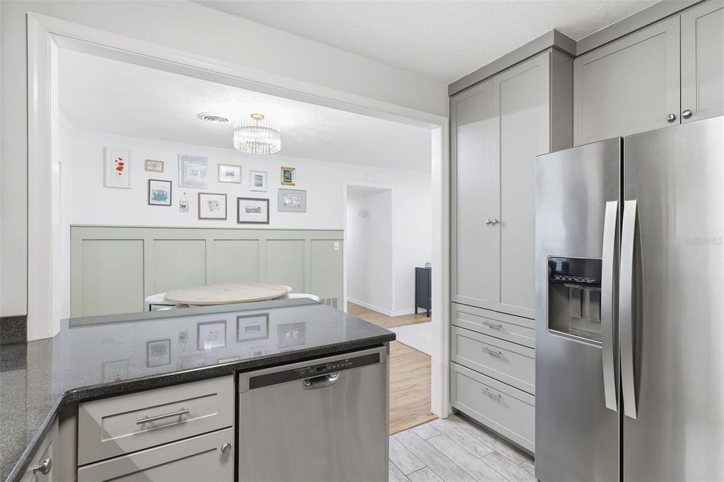 Image 14 of property listing at 1291 OXFORD ROAD, Maitland, FL 32751