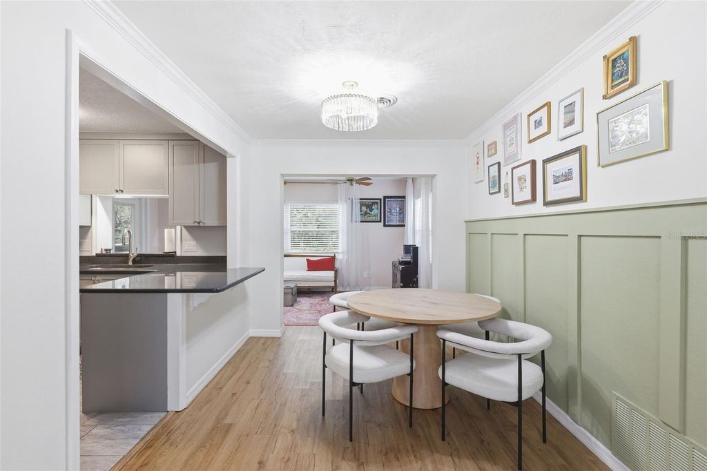 Image 20 of property listing at 1291 OXFORD ROAD, Maitland, FL 32751