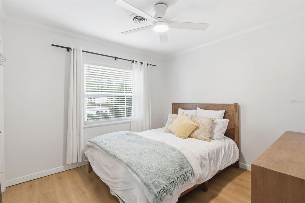 Image 30 of property listing at 1291 OXFORD ROAD, Maitland, FL 32751