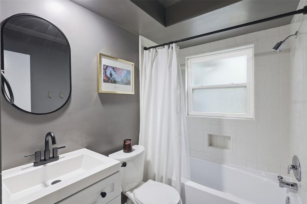 Image 31 of property listing at 1291 OXFORD ROAD, Maitland, FL 32751