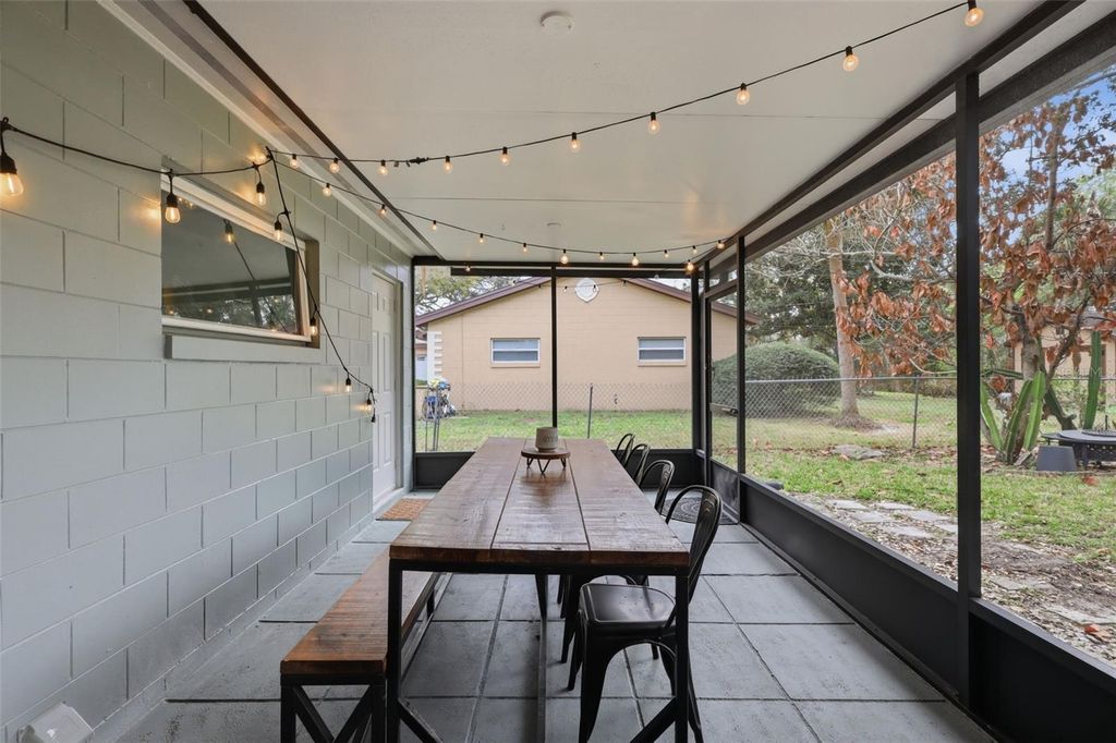 Image 32 of property listing at 1291 OXFORD ROAD, Maitland, FL 32751