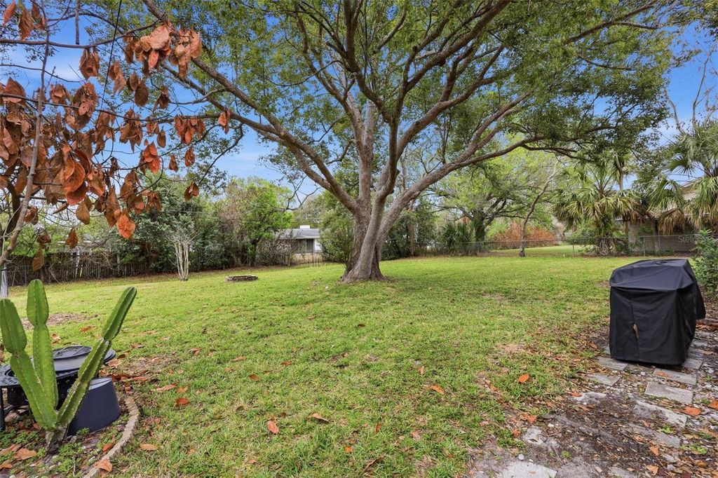 Image 34 of property listing at 1291 OXFORD ROAD, Maitland, FL 32751