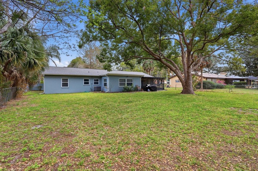 Image 36 of property listing at 1291 OXFORD ROAD, Maitland, FL 32751