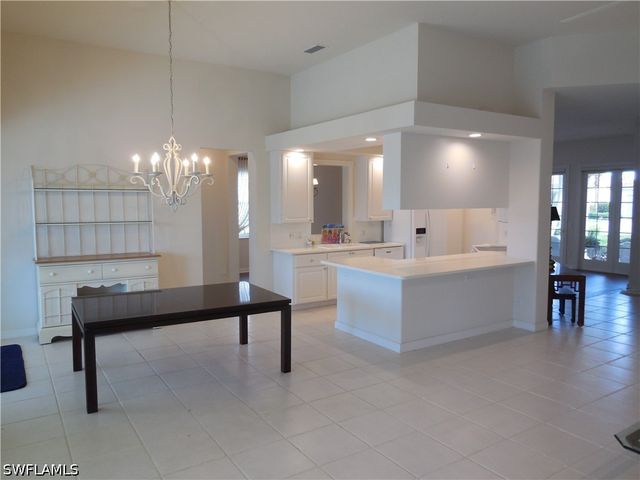 3914 Upolo LN, Naples, FL 34119