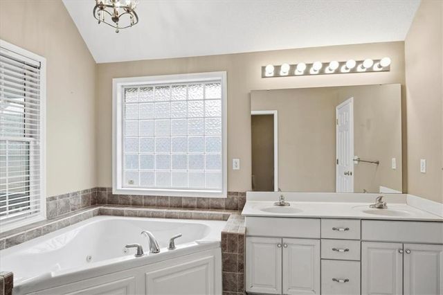 11319 N Holly Street, Kansas City, MO 64155