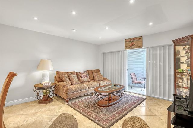 504 Davis Road 96, Palm Springs, FL 33461