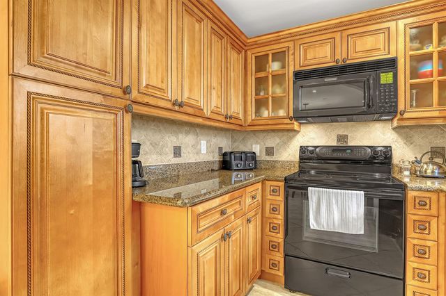 504 Davis Road 96, Palm Springs, FL 33461
